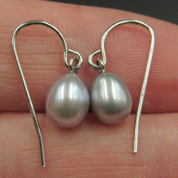 Jewelry - Sterling Silver Dainty Cute Silver Pearl Earrings